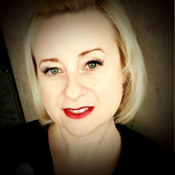 Meet your Posher, Julie 🇨🇦 Closing Sale! Offer me half and the item is yours 😁 - Picture 8 of 14